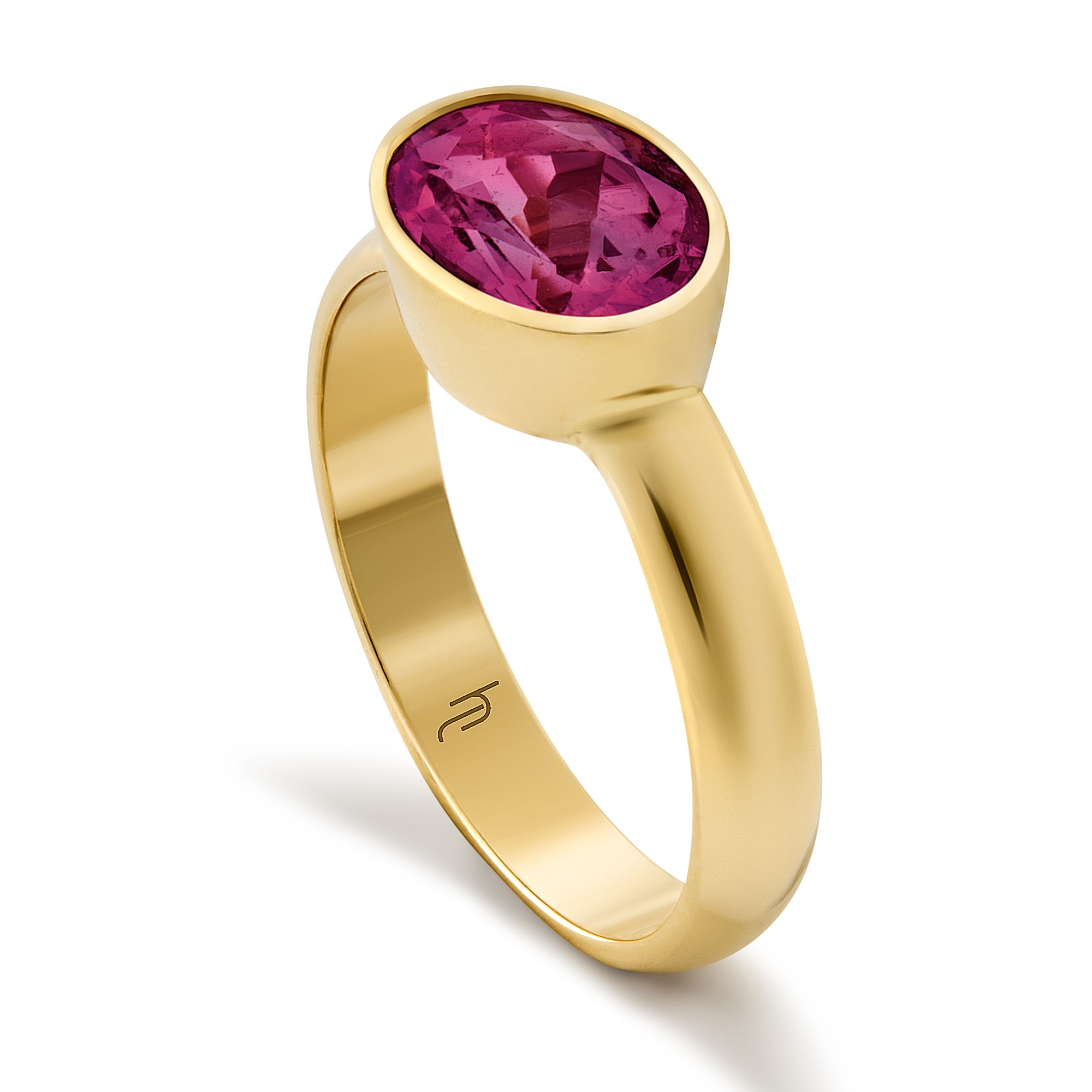 Oval East West Bezel with Garnet image 1